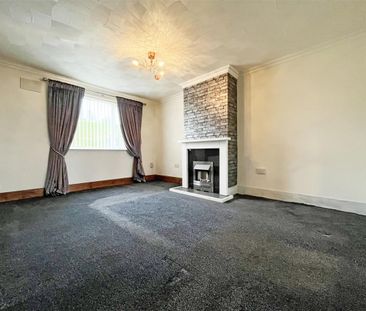3 bedroom Terraced House to rent - Photo 2