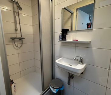 5b, Madoerastraat, Oud-Indische buurt, Korrewegwijk, Oude wijken, G... - Photo 5