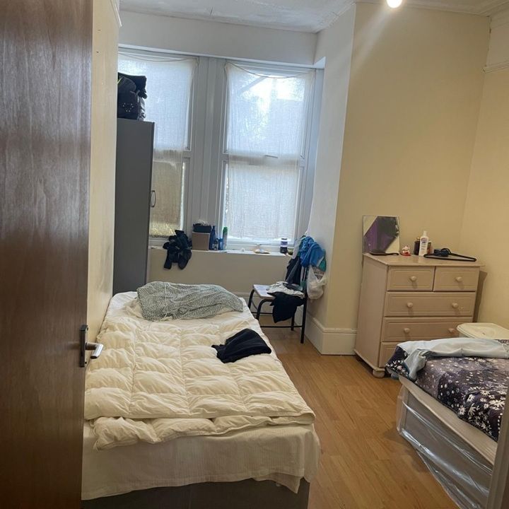 Room in a Shared Flat, Hainault Road, E11 - Photo 1