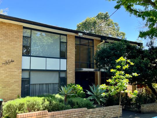 Leafy Oasis in Fantastic Central Location - Photo 1