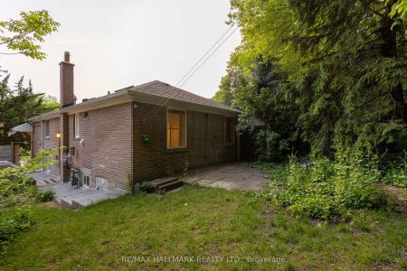 96 Glen Davis Crescent #Main Fl - Photo 3