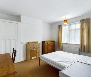 4 bedroom semi-detached house to rent - Photo 5