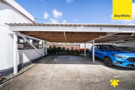 Versatile Living in the Heart of Onehunga - Photo 5