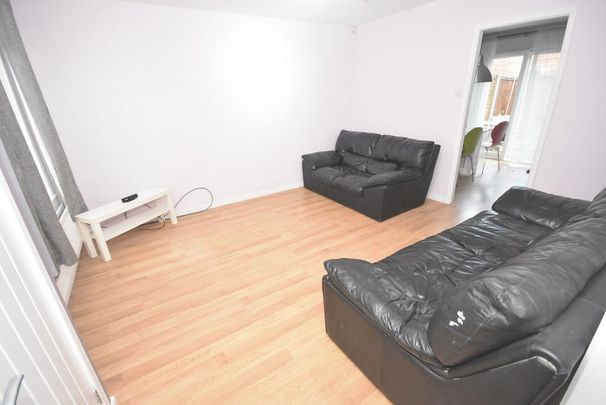 3 bedroom semi-detached house to rent - Photo 1