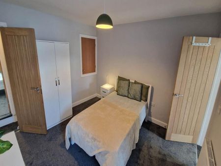 2 bedroom terraced house to rent - Photo 4