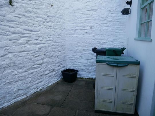 3 bedroom terraced house to rent - Photo 1