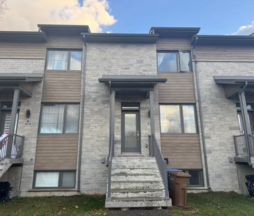 À louer / Maison à étages - Photo 1