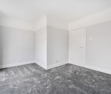 4 bedroom detached house to rent - Photo 2