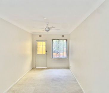 Fully Renovated Town House - Photo 2