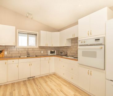 Rent-A-Room in this Roomy 8 Bed Home! Based On Single Occupancy. - Photo 3