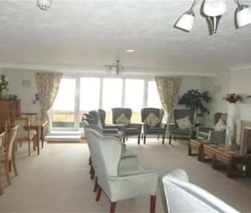 1 bedroom retirement property to rent - Photo 5