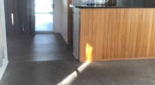 Large 3 B/Room Family home (Rear). - Photo 1