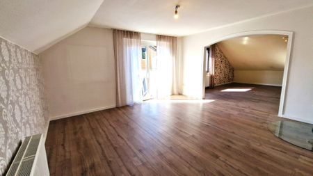 Großzügige 3-Zimmerwohnung im Dachgeschoss, mit Balkon und Dachterrasse in Löhne - Photo 5