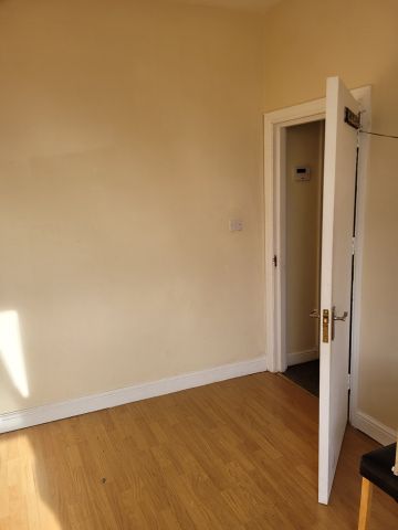 2 Bed Flat, Bowes Road, N13 - Photo 4