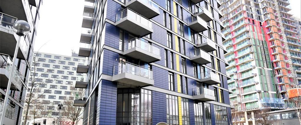 1 bedroom in a flat share to rent - Photo 1