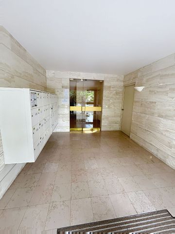 Appartement à louer - REIMS- BD POMMERY - Photo 4