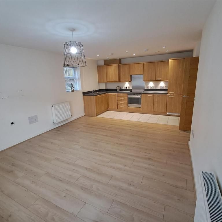 2 bedroom flat to rent - Photo 1