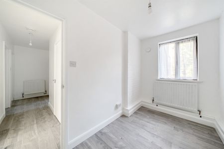 Northumberland Park, London - Photo 5