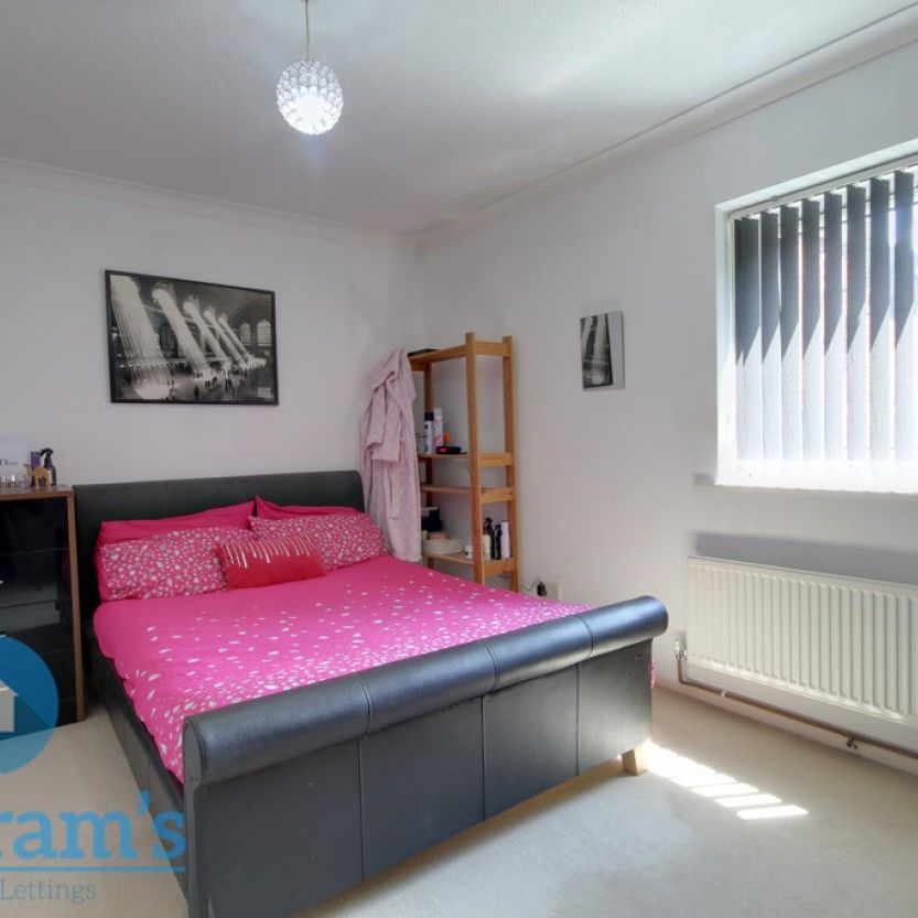 2 bed Apartment for Rent - Photo 1