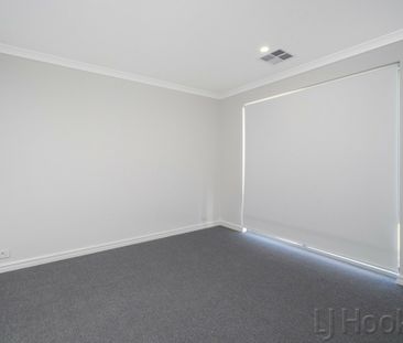 Modern Brand New Spacious Family Home - Photo 6