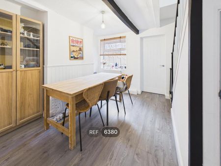 2 bedroom terraced house to rent - Photo 4