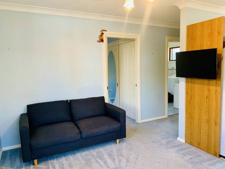 1 Bedroom Flat - Photo 2