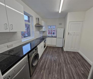 2 bedroom flat to rent - Photo 6