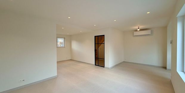 Woning te huur in Izegem voor € 975 met 3 slaapkamers - Photo 1