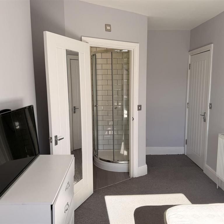 1 bedroom end of terrace house to rent - Photo 1