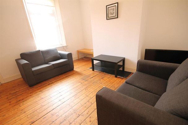 4 bedroom terraced house to rent - Photo 1