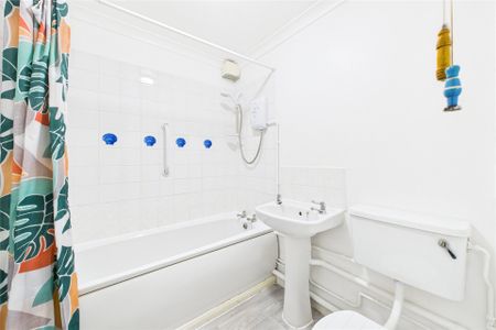 1 bedroom Flat in Ascot Court, Aldershot - Photo 5
