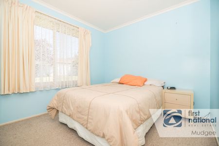 LARGE SERVICED AND FURNISHED HOUSE - Photo 4