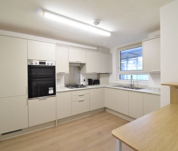 Room in a Shared House, Benham Close, SW11 - Photo 2