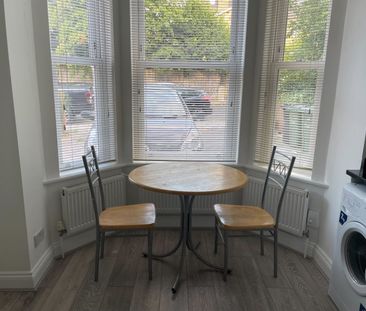 Studio Flat, Farnan Road, SW16 - Photo 3