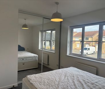 2 bedroom semi-detached house to rent - Photo 5