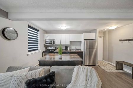 For Lease - 4538 Huron Street Unit# 8, Niagara Falls, Ontario - Photo 3