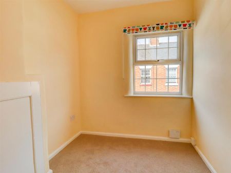 2 bedroom end of terrace house to rent - Photo 3
