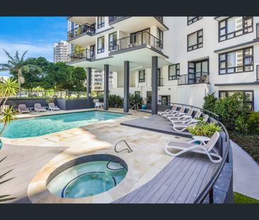 4G/30-34 Surf Parade, Broadbeach, Qld 4218 - Photo 2