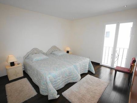 Apartment for rent in The Port - Photo 3