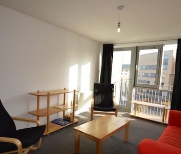 2 bedroom flat to rent - Photo 4