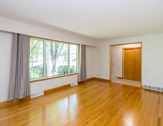 1062 Beach Avenue - 1062 — 1062 Beach Avenue - 1062 - Photo 1
