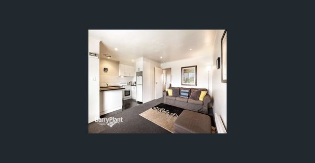 Top-floor living in Mentone - Photo 1