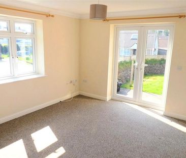 2 bedroom end of terrace house to rent - Photo 3