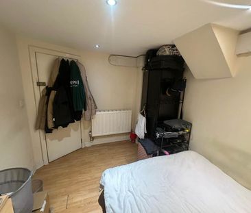 Woodside Avenue (Room 2), Burley, Leeds - Photo 6