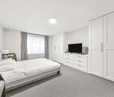 A beautifully presented six bedroom family home on Carlton Hill - Photo 5