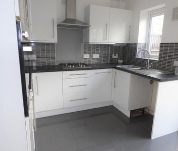 2 bedroom terraced house to rent - Photo 6