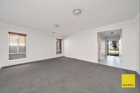 Spacious Family Home in Prime Truganina Location - Photo 3