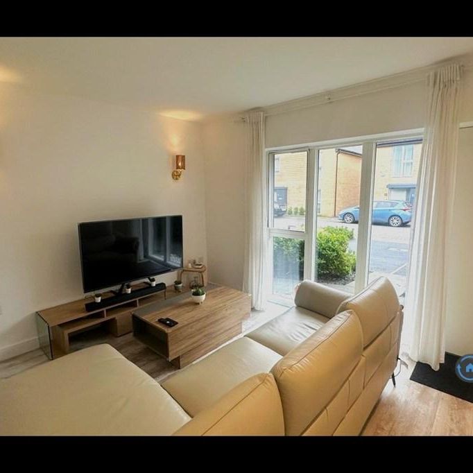 3 bedroom semi-detached house to rent - Photo 1