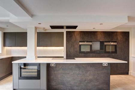 6 bedroom semi-detached house to rent - Photo 2