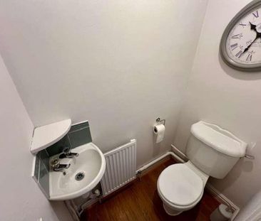 Old Oaks, Waltham Abbey, EN9 - Photo 4